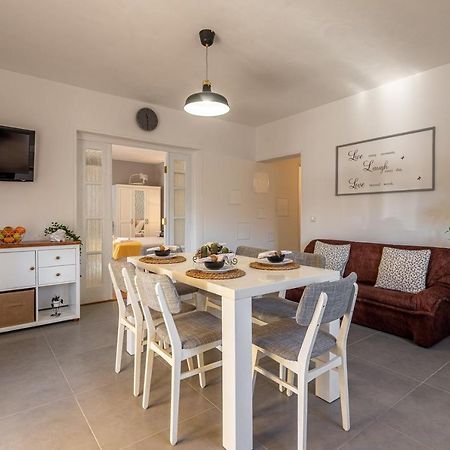 Apartment Bo&Dy With Private Pool Rogoznica  Zewnętrze zdjęcie